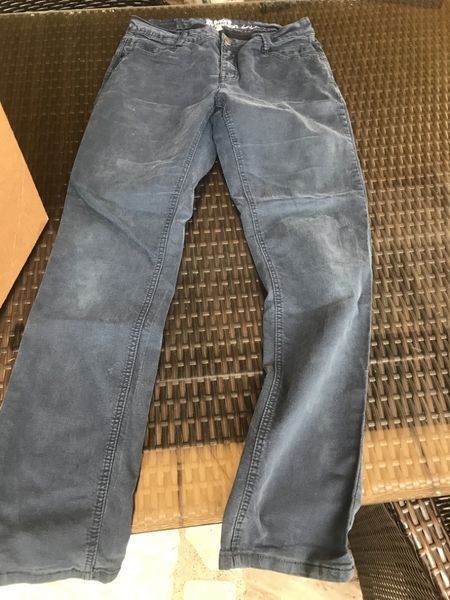 Jeans: Damen Jeans dunkel blau 40 – Usato da Bergdietikon venduto da antovale