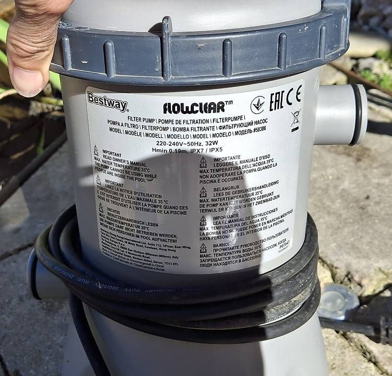 Accessori per Piscine: Bestway Flowclear Pool-Filterpumpe inkl. Filterkartusche – Usato da Eschlikon TG venduto da ylf