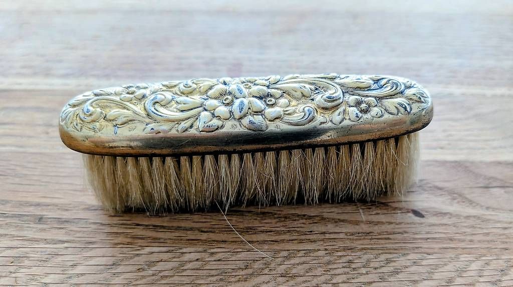 Sonstige Kleidung & Accessoires: Antike Kleiderbürste versilbert – Gebraucht aus Subingen von Rusti79