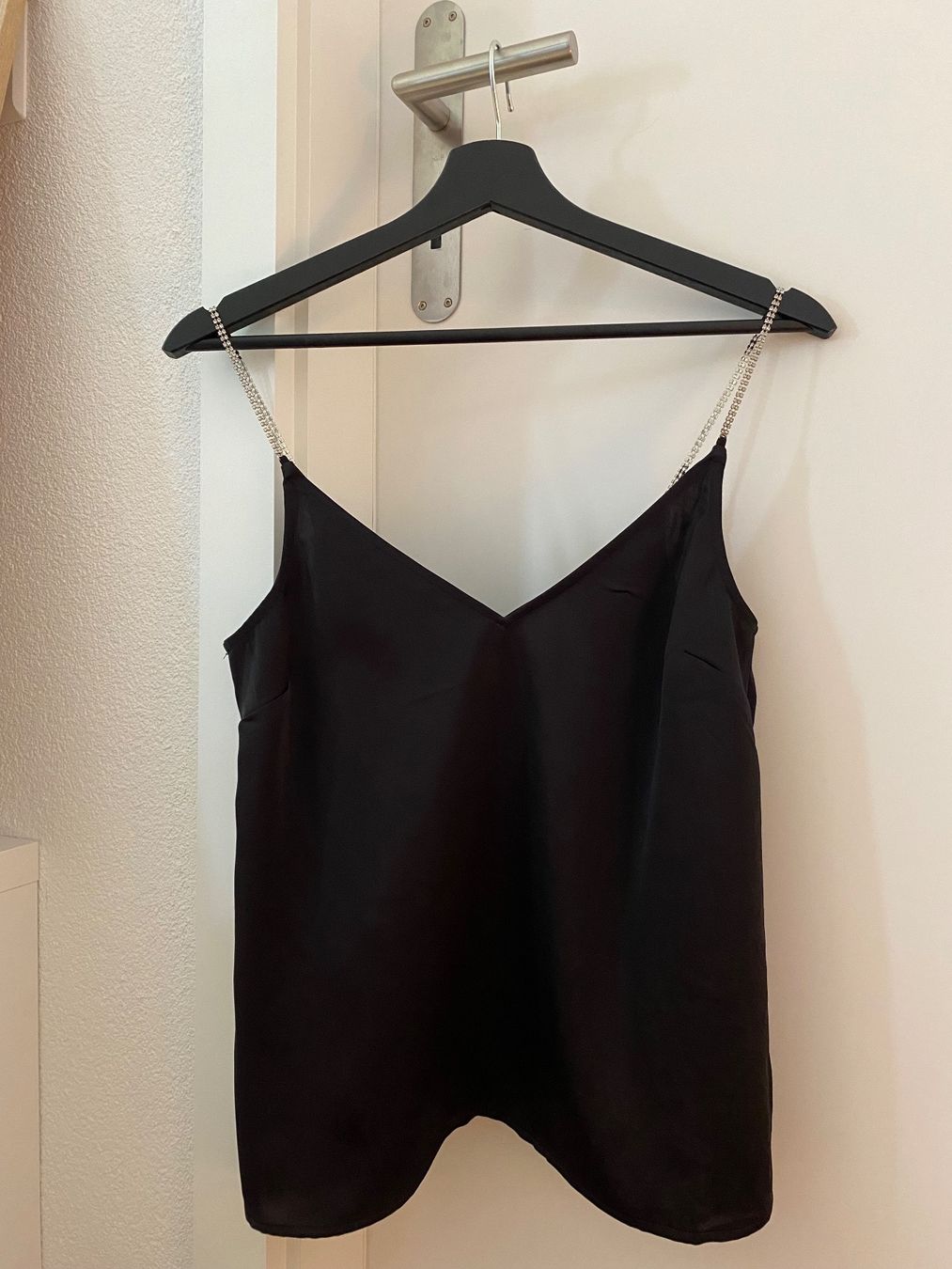 H&M Top: Wie neu schwarzes Polyester Top H&M – Nuovo (secondo la descrizione) da Langenthal venduto da vik_v5ml 1