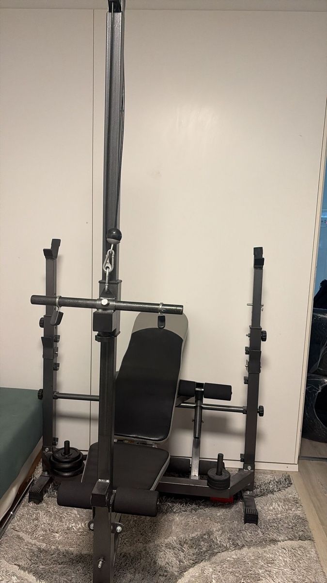 Hometrainer: Banc de musculation multifonction, incluant barre et poids – Nuovo (secondo la descrizione) da Bern venduto da qui_z9rb
