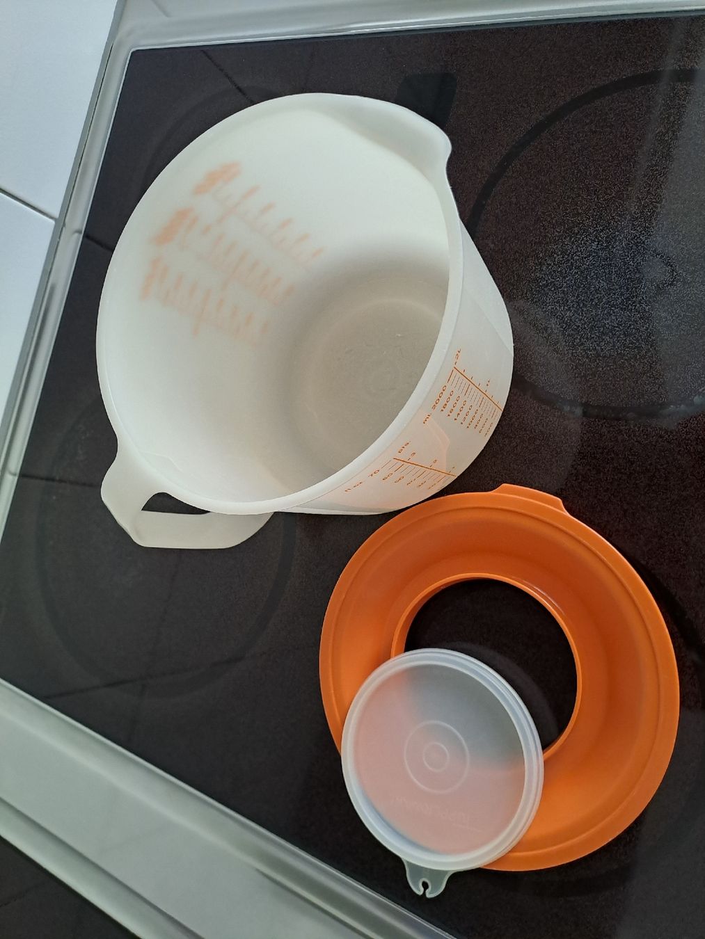 Tupperware Küchengeräte: Tupperware Messbecher 2L orange gut erhalten – Gebraucht aus Rickenbach LU von bishiida 5