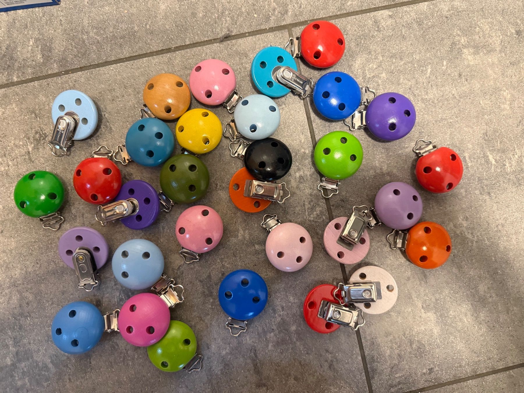 Nuggis & Nuggiketten: Holzclips 190 Stück – Neu (gemäss Beschreibung) aus Hölstein von forbaby 3