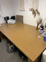 Massive tisch
