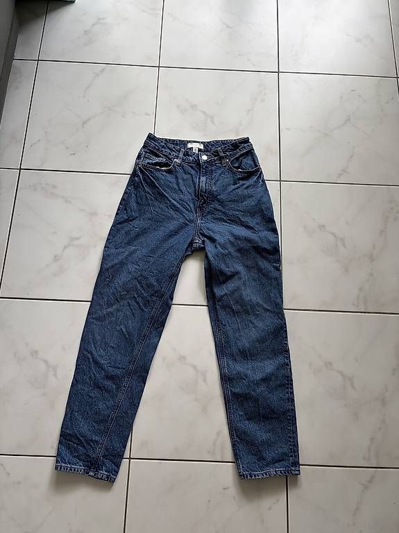 Jeans: H&M Mom Jeans  – Usato da Fahrwangen venduto da ste_v7sm 1
