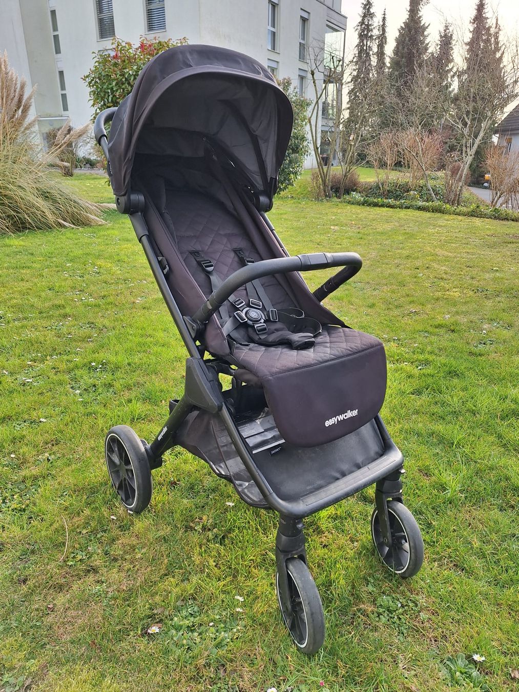 Easywalker Carrozzine: Easywalker Jackey 2 XL Buggy - Schwarz! – Usato da Worben venduto da Quest 1
