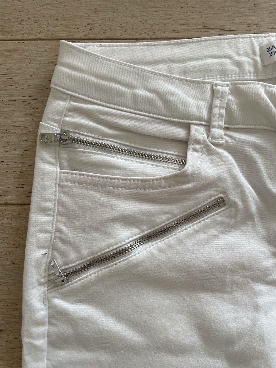 Zara Jeans: NEU Zara Jeans Gr 38 – Nuovo (secondo la descrizione) da Mies venduto da jul_f7rh 2