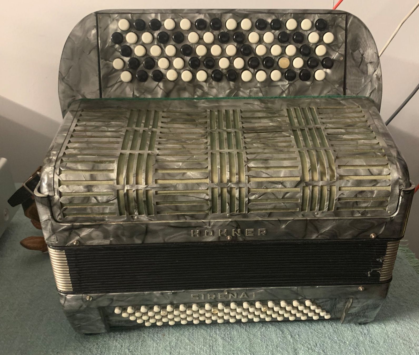 Strumenti musicali: Akkordeon Hohner Sirena 1 – Usato da Roggliswil venduto da wipix 3