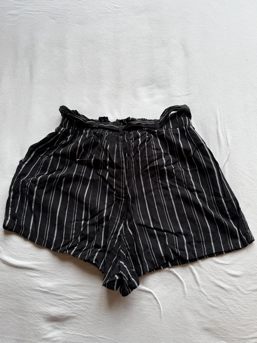 Hollister Pantaloni: Hollister Shorts L – Nuovo (secondo la descrizione) da Kleinandelfingen venduto da lau_10 2