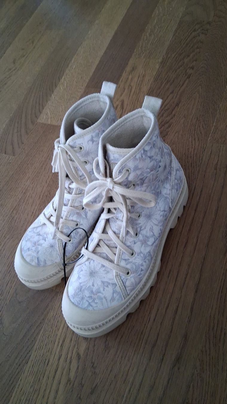 Scarpe da donna: Stiefelette - Gr 38 Damen oder Teenie – Usato da Aesch LU venduto da Baumgarten24 1