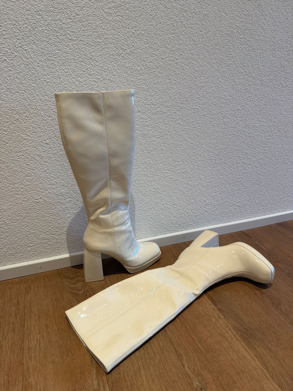 Bershka Scarpe da donna: High Heels (Stiefel) mit Plateauabsatz – Usato da Staufen venduto da am_clothing 1