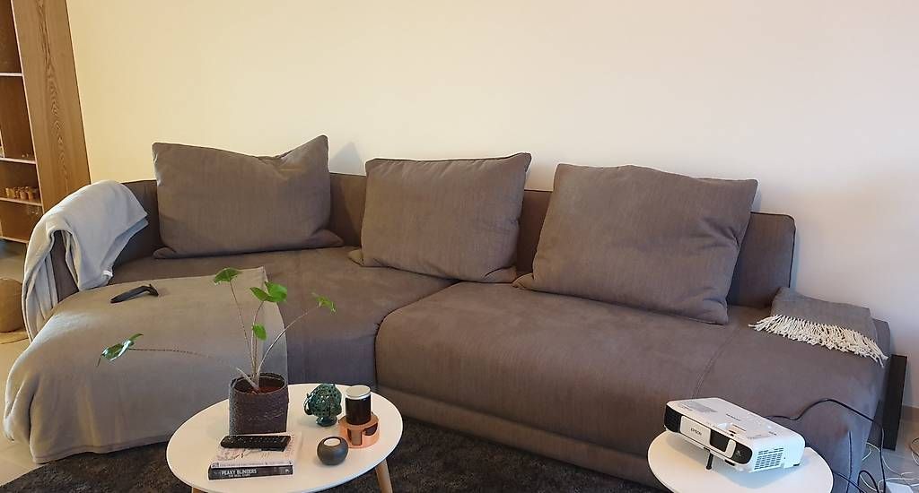 Sofas: Grand canapé  – D'occasion à Genève par jul_dm79