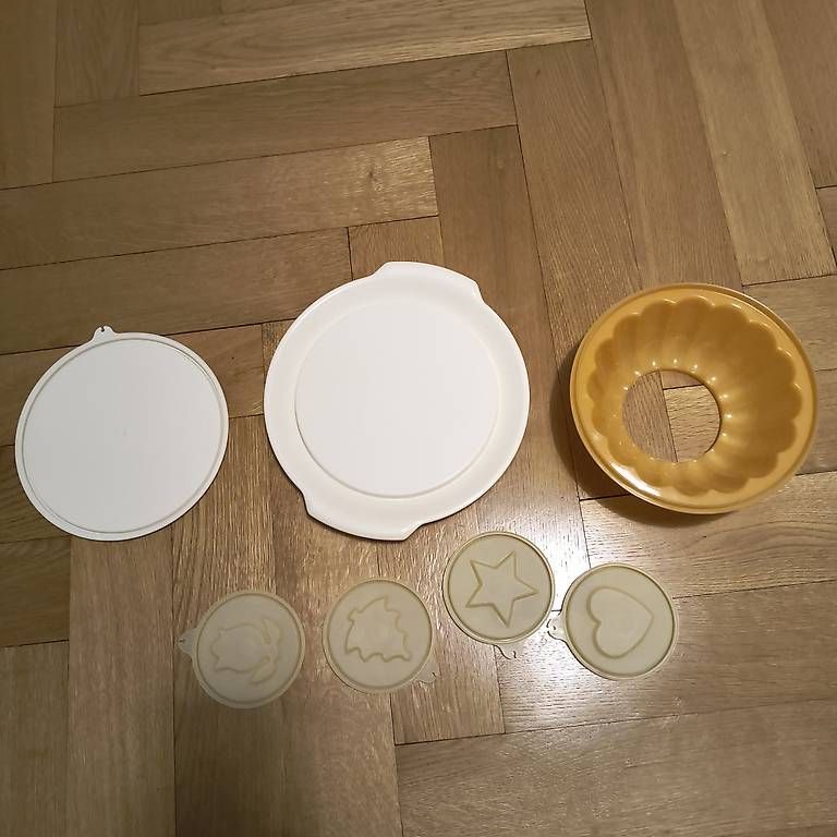 Teglie da forno: Moule à Gâteau Charlotte + Plat - Tupperware – Usato da Corcelles NE venduto da astrodjan