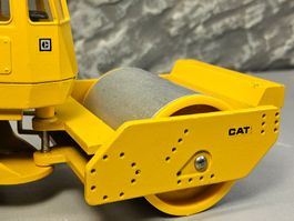 Caterpillar _ CAT CS 653 Walze _ Walzenzug _ mit OVP _ 1:50