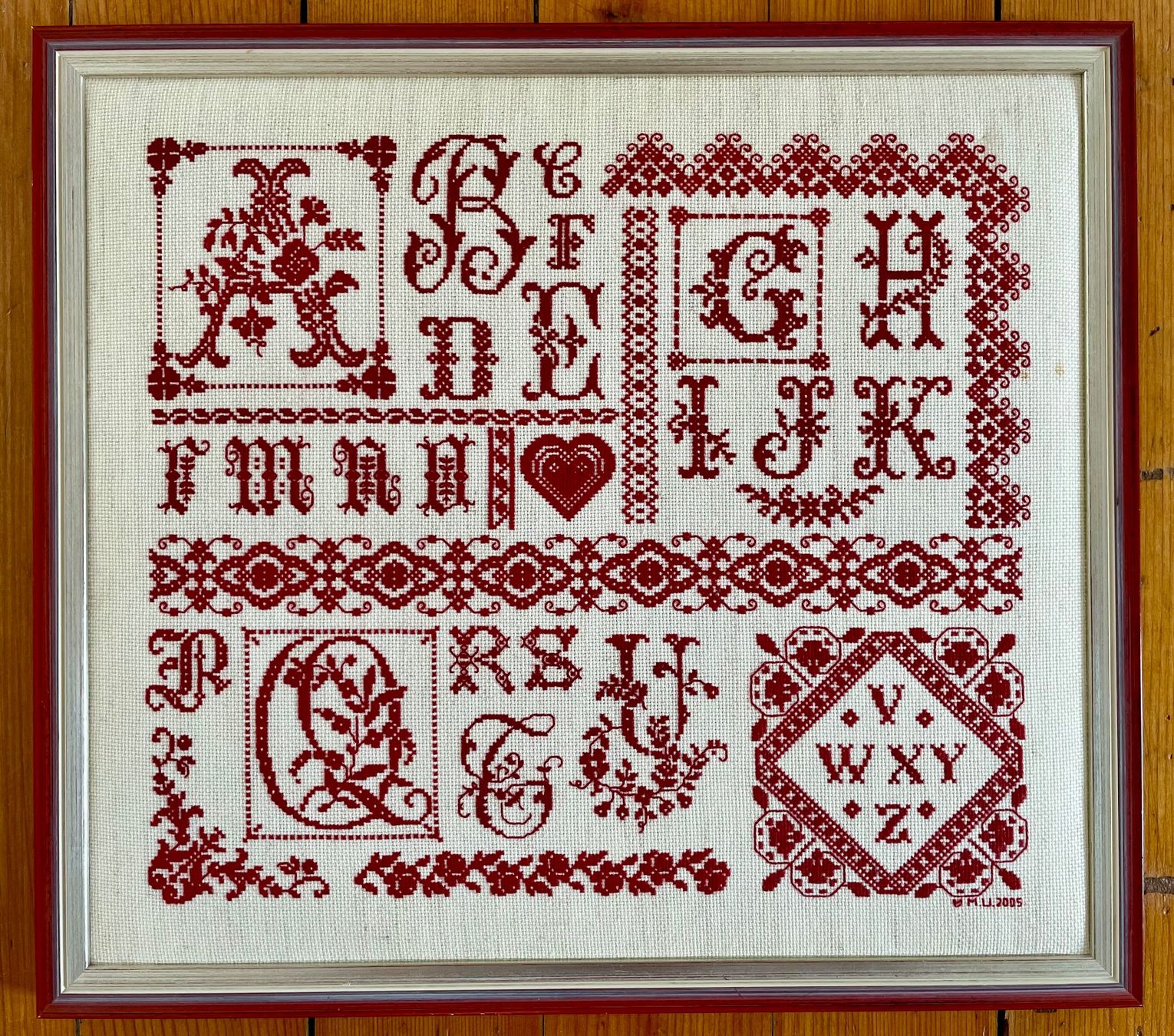 Dipinti: Tableau au Point de croix - Alphabet rouge brodé – Usato da Granges-Marnand venduto da val_2b5z