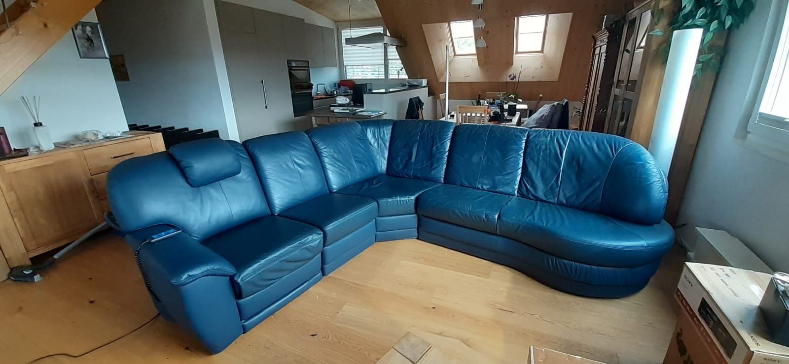 Sofas: Ecksofa Leder blau mit elektrischer Relaxfunktion gebraucht – Gebraucht aus Rüti ZH von C_STYLE 2