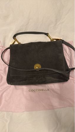 Elegante Coccinelle Wild Suede Umhängetasche - Top Zustand!