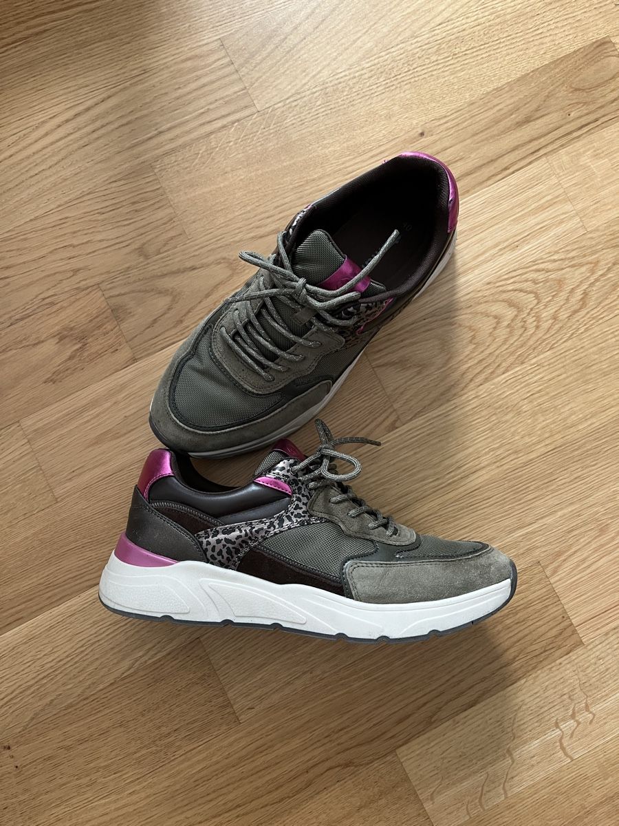 Tamaris Damenschuhe: Tamaris Keilsneaker oliv Gr. 40 – Neu (gemäss Beschreibung) aus Winterthur von Ste_Uho