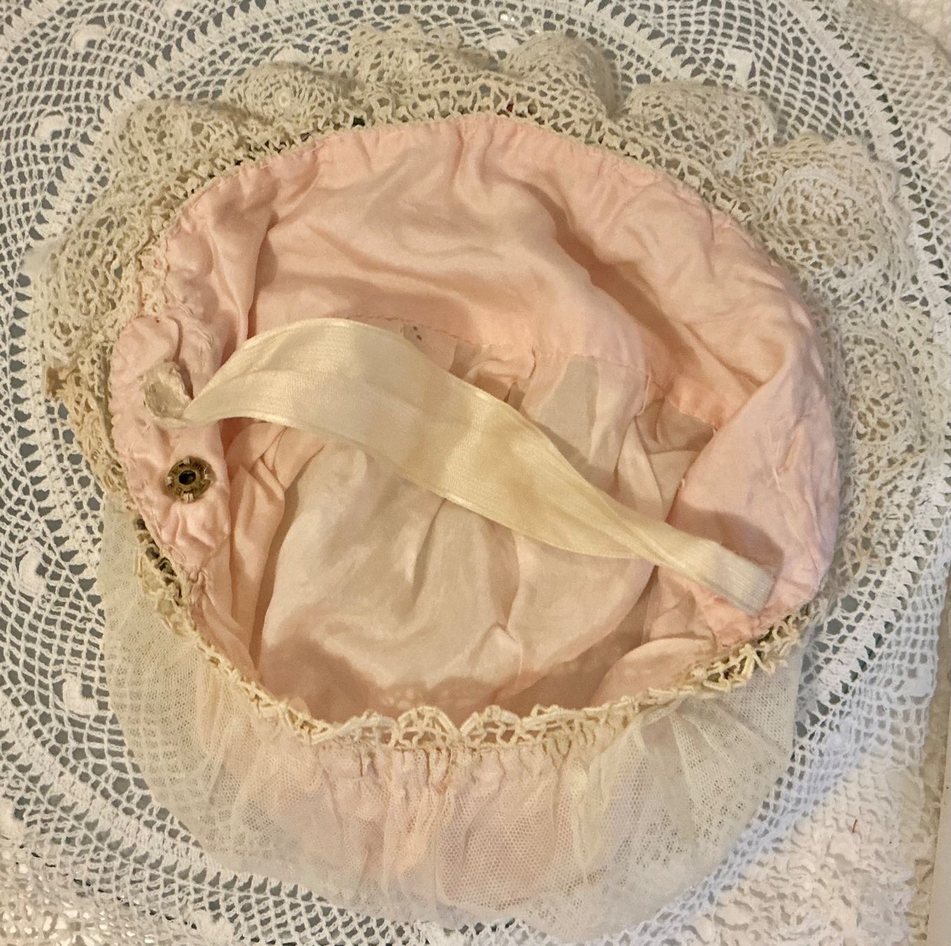 Bambole: URALTES BABYHÄUBCHEN 1880 – Usato da Zell LU venduto da Silvermemory 7