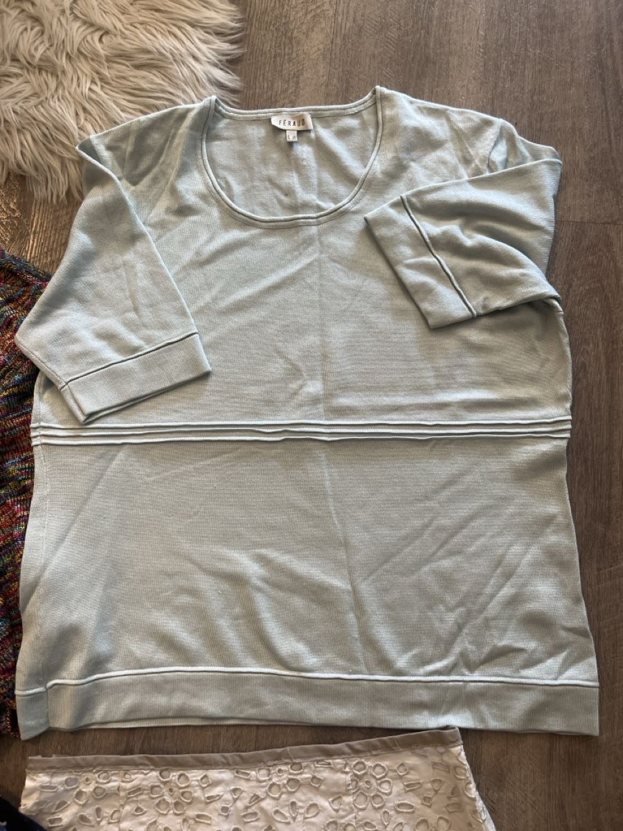 Lots de vêtements: Diversi vestiti – D'occasion à Davesco-Soragno par paperoga 2