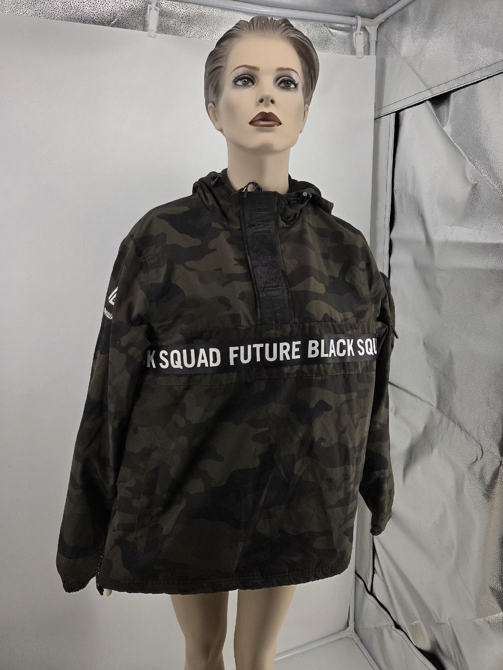 Giacche: Jacke Black Squad – Usato da Adligenswil venduto da Die-Fundgrueb 1