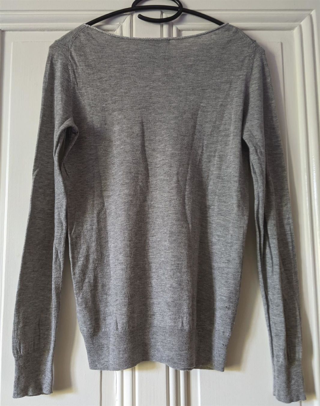 Massimo Dutti Maglioni & Felpe: MASSIMO DUTTI : Fin et doux pull gris avec col argenté S – Nuovo (secondo la descrizione) da Petit-Lancy venduto da lilycerise 3