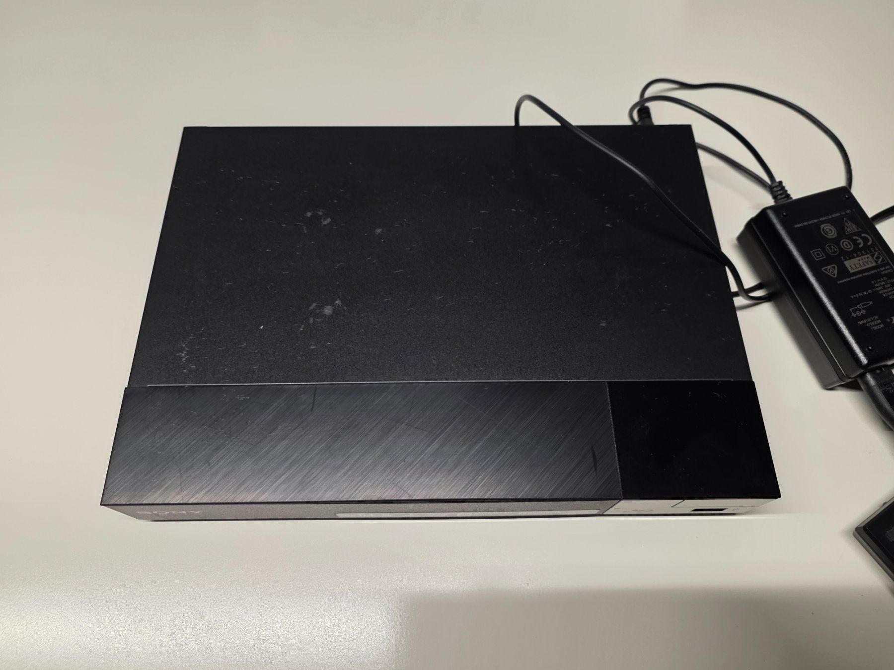 Sony Lettore multimediale & Streamer: Sony Blu-ray Player 4K UHD mit Fernbedienung – Usato da Dorf venduto da Echo_Elements 5