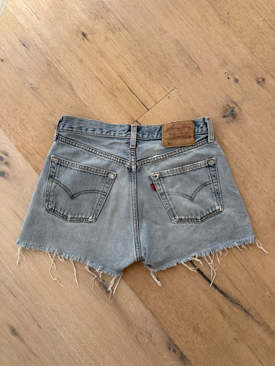 Levi's Pantaloni: vintage levis shorts – Usato da Meilen venduto da ni812 1