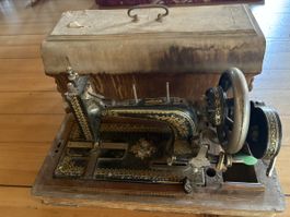Wertheim Nahmaschine antik mit Holzhaube akzeptabel