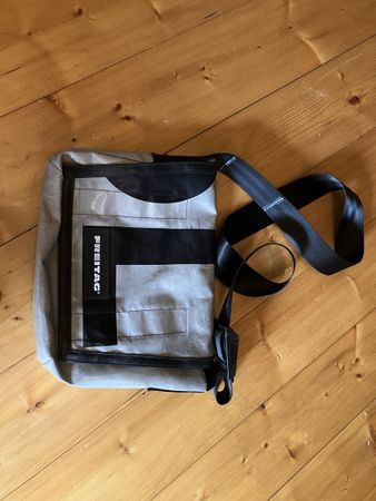 Sac bandoulière Freitag gris noir état d'usage bon