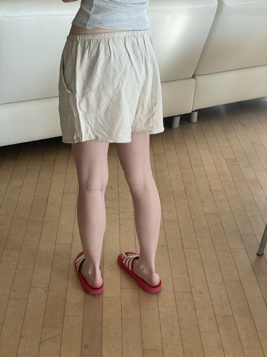 H&M Pantaloni: H&M beige Shorts, Grösse S – Nuovo (secondo la descrizione) da Volketswil venduto da yar_c9dx 1