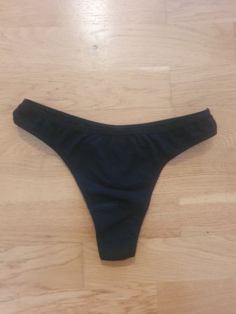Schwarzer Baumwoll-String Tanga von Naturaline, Gr. S