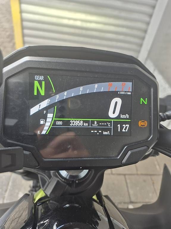 Route: Kawasaki Z650 – D'occasion à Rüti ZH par callmenina