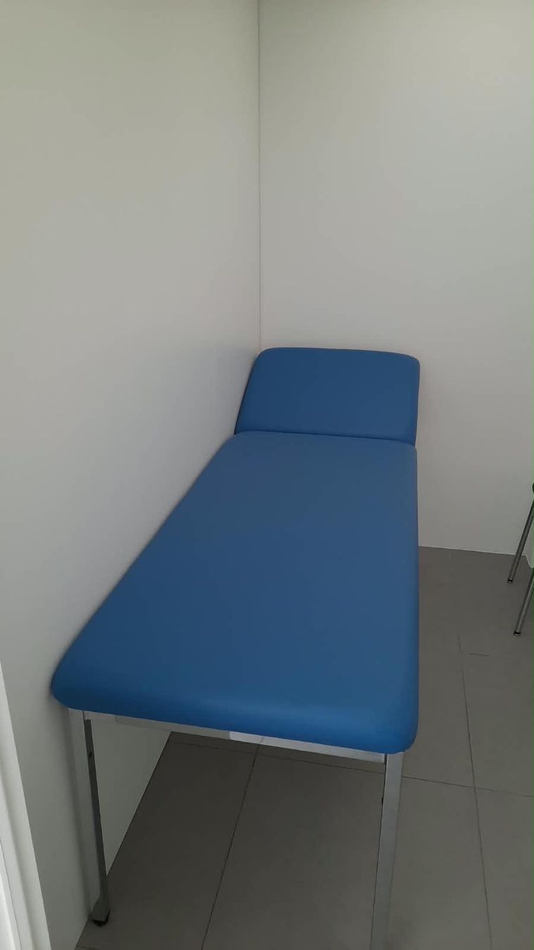 Attrezzature mediche: Festehende Untersuchungsliege – Usato da Kloten venduto da ogluz20 1