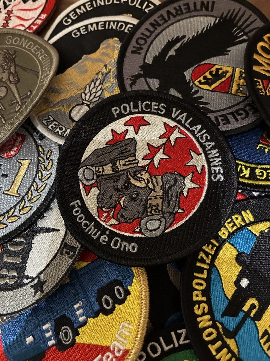 Schweizer Armee Placchette & Badge: Polices valaisannes – Usato da Oberiberg venduto da reimet