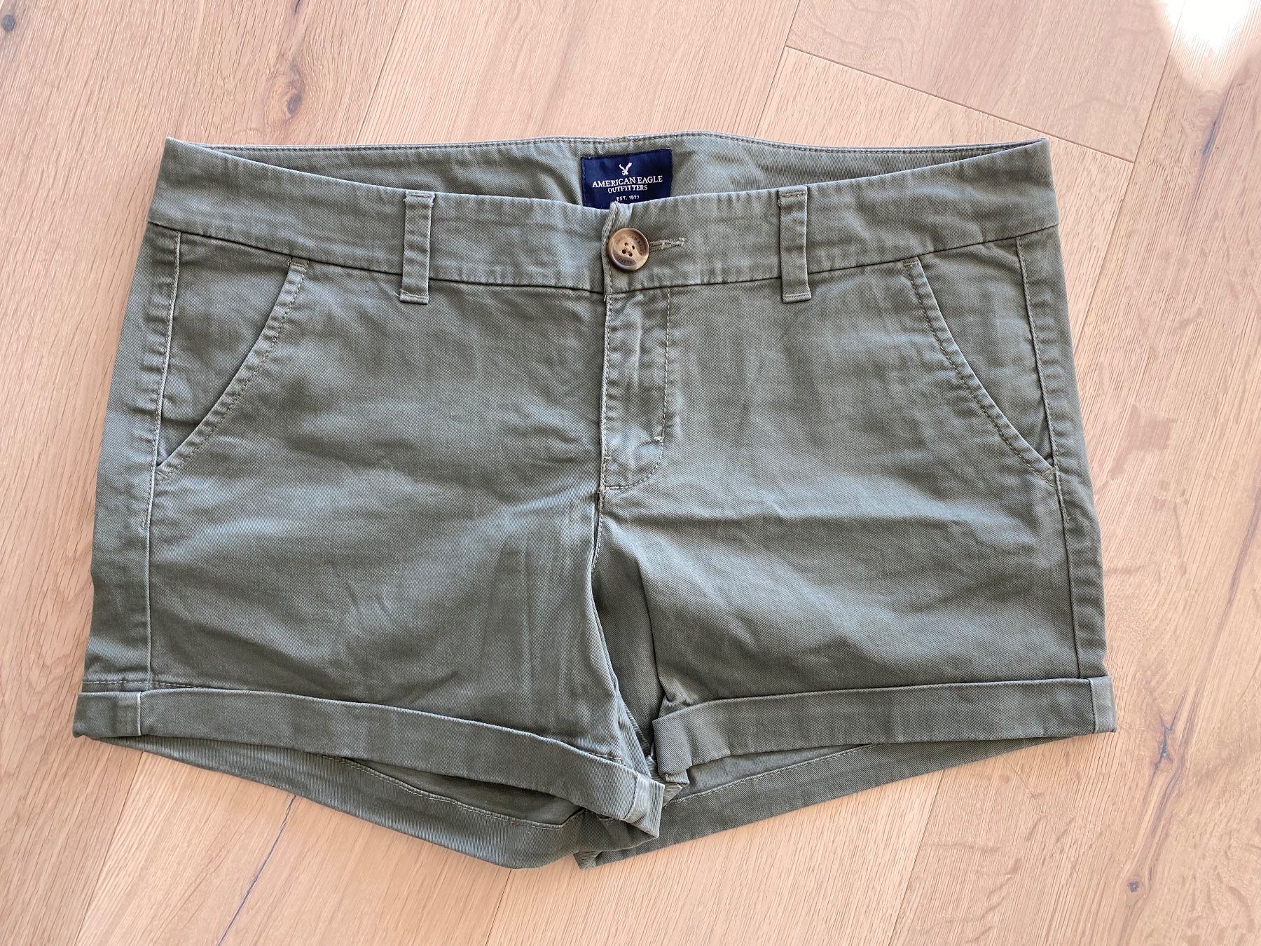 American Eagle Pantaloni: Shorts American Eagle Gr. 10 – Usato da Rain venduto da Heike5284