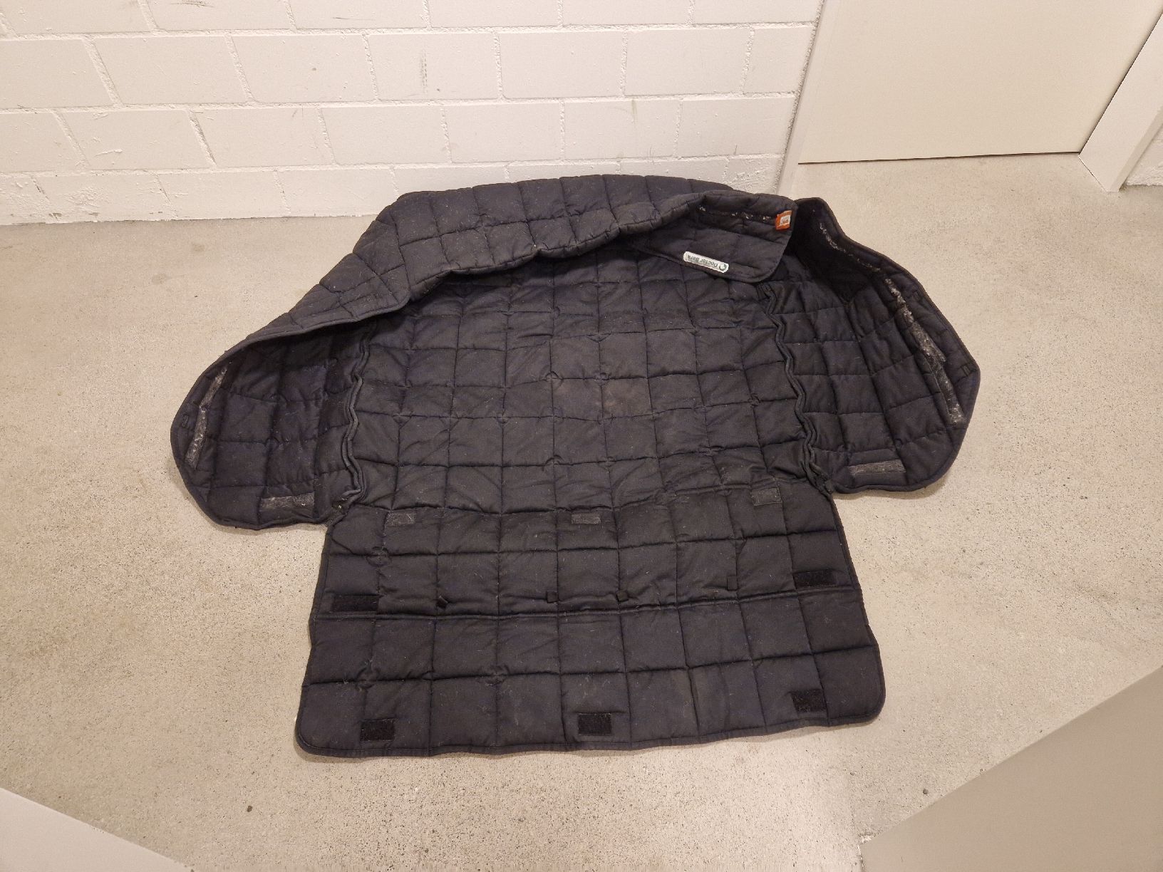 Coperte: Doctor Bark Autodecke – Usato da Wil SG venduto da an_ka