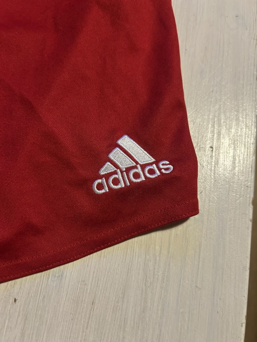 Adidas Pantaloni: Adidas Shorts Rot Grösse 164 Climalite – Usato da Riedholz venduto da karinadam 3