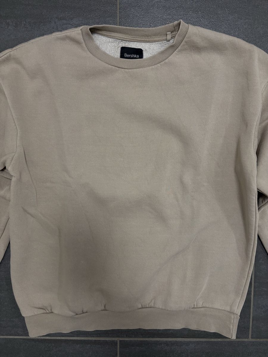 Bershka Pullover & Sweatshirts: Bershka Loose Fit Sweatshirt M – Gebraucht aus Rümlang von svent 2