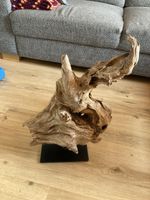 Holzskulptur / Kunstobjekt aus Wurzelholz auf Sockel. Top!