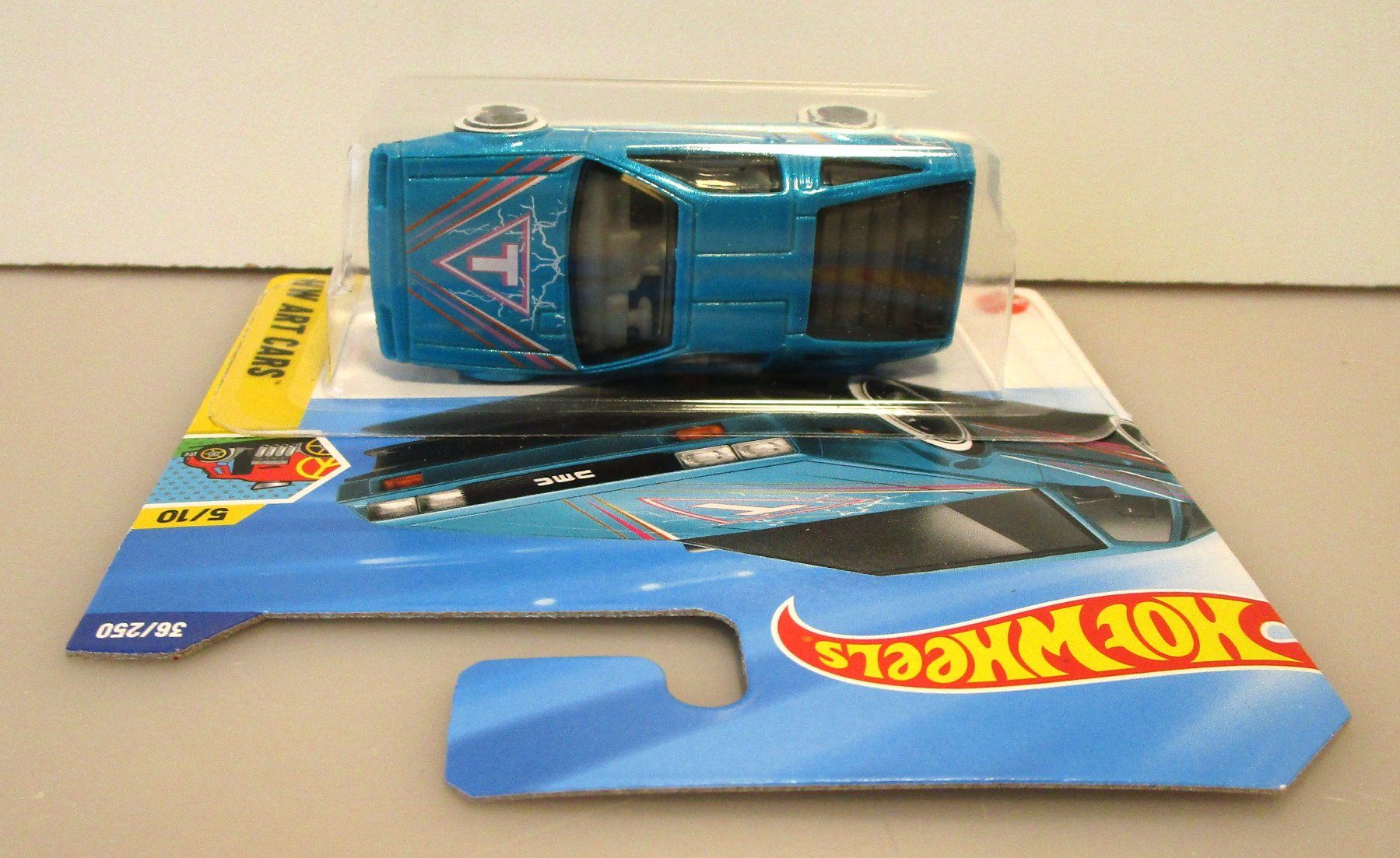 Delorean Modellini d'auto: HOT WHEELS DMC DELOREAN - HYX59 – Nuovo e nell'imballaggio originale da Chêne-Bourg venduto da breno56 1