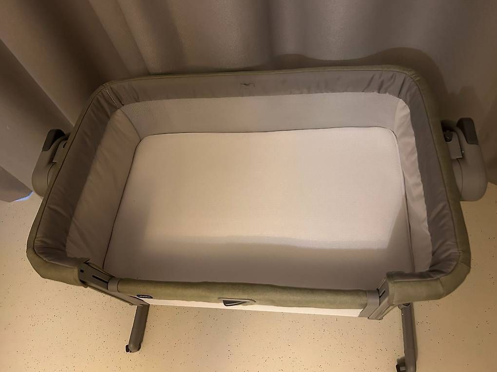 Chicco Betten: Chicco Next2Me Magic Beistellbett, 2 Matratzen, Sack – Gebraucht aus Schlieren von ger_vm29 2