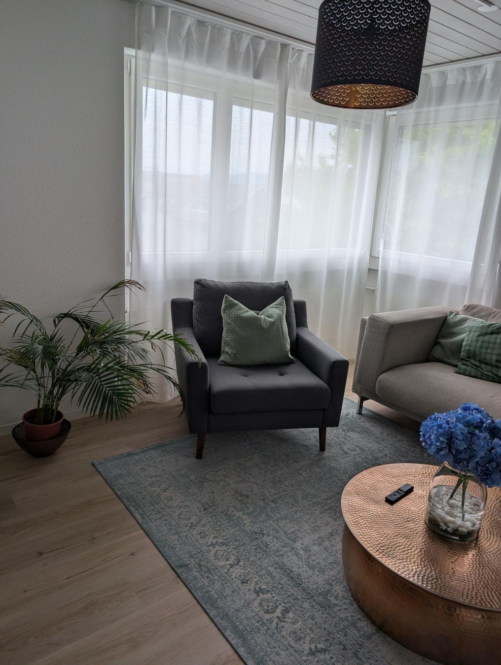 Poltrone: Comfortable Grey Armchair Excellent Condition Easy Transport – Usato da Pfäffikon SZ venduto da mag_q79n 2