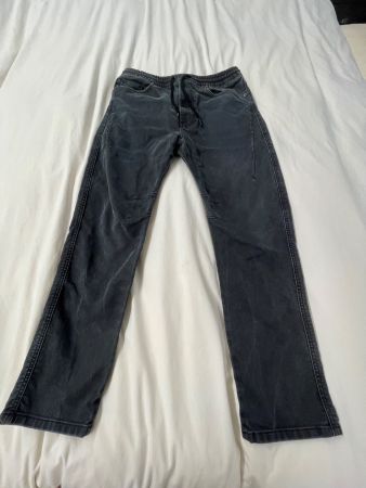 Diesel Jeans Jogg-Jeans Gr. 30 grau gebraucht guter Zustand