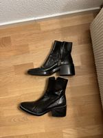Schwarze Lederstiefeletten mit Blockabsatz, Gr. 38