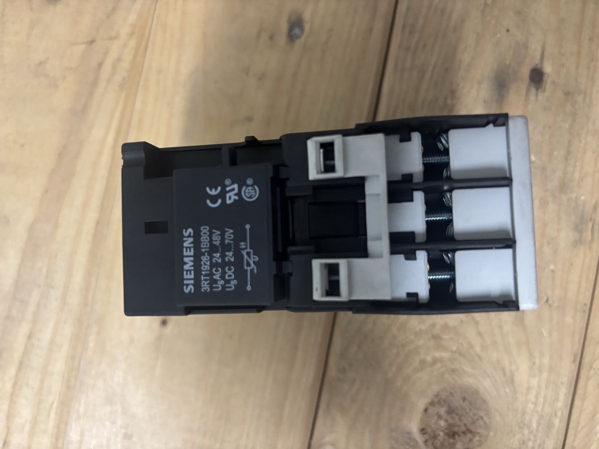 Componenti elettronici: Siemens SIRIUS Schütz / Leistungsschütz – Usato da Laupersdorf venduto da mer_n9vn 1