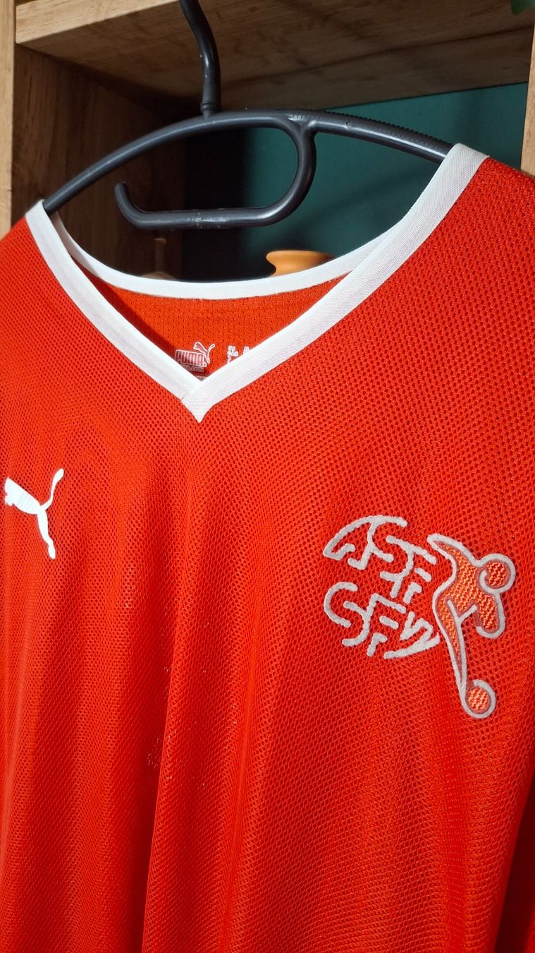Schweizer Nati Canottiere & Pantaloni: Switzelrand Nati player issue euro 2008 puma – Usato da Yverdon-les-Bains venduto da flo_8fgr 1