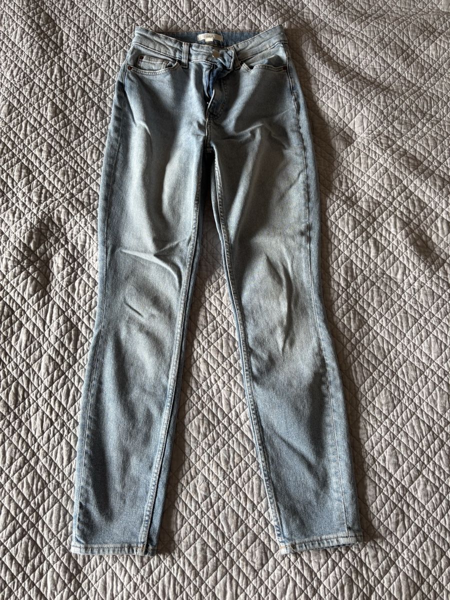 H&M Jeans: Jean slim bleu clair taille haute – Nuovo (secondo la descrizione) da Lausanne venduto da shabnam.t