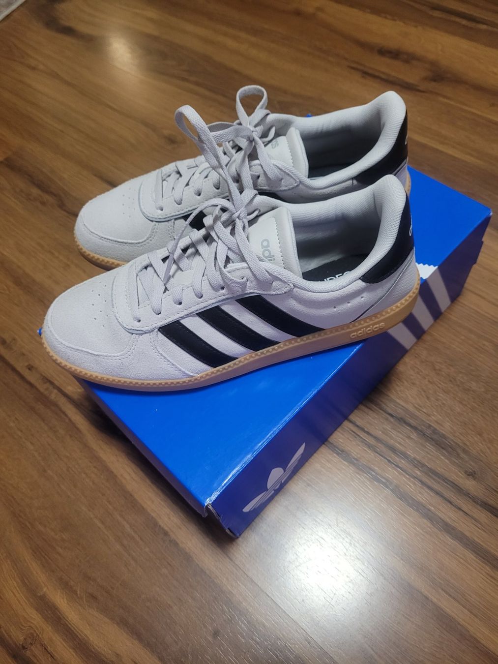 Adidas Chaussures femmes: Adidas Sneaker Gr.8 – D'occasion à Sevelen par ste_ph9z 1