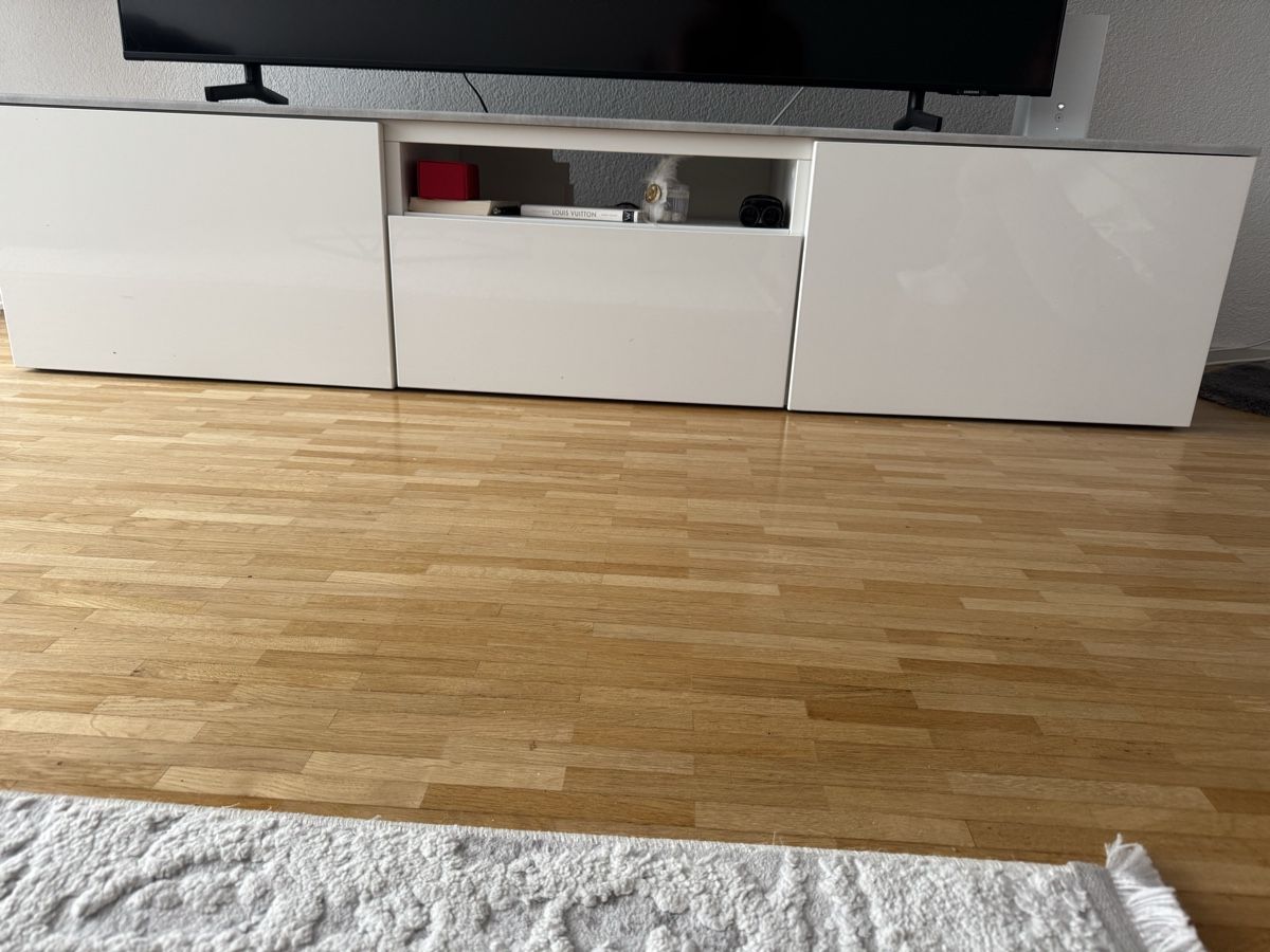 Ikea Meubles TV: TV-Möbel – D'occasion à Pieterlen par elb_82xm